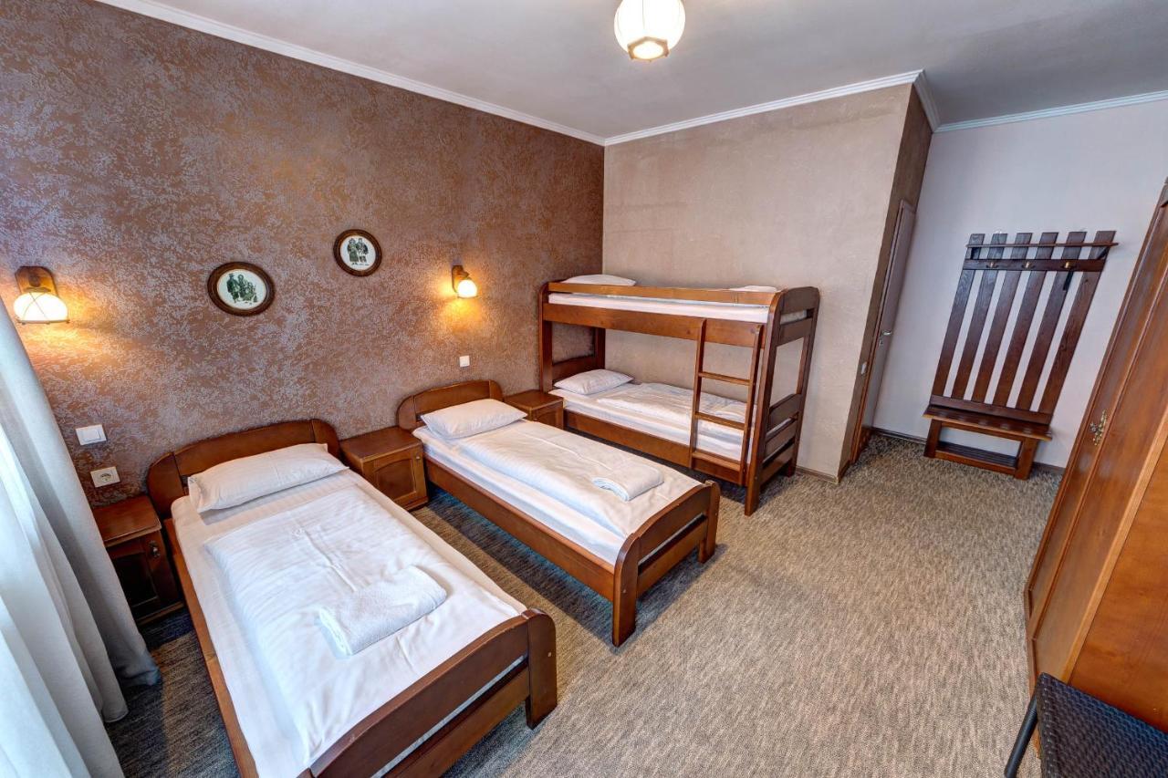 Hotel Gutsulia Bukovel Extérieur photo